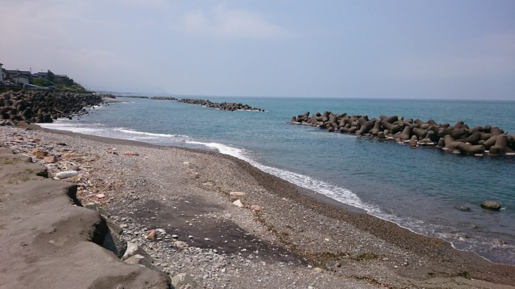 浦本漁港 西防波堤の外側のサーフ付近を撮影