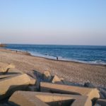 市振漁港裏の砂浜